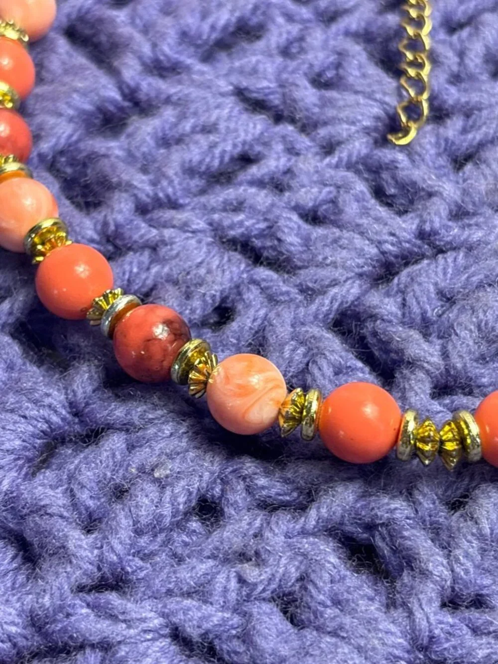 Orange White Swirled Plastic Beaded Goldtone Choker Collar Necklace 13 - 15.5 in